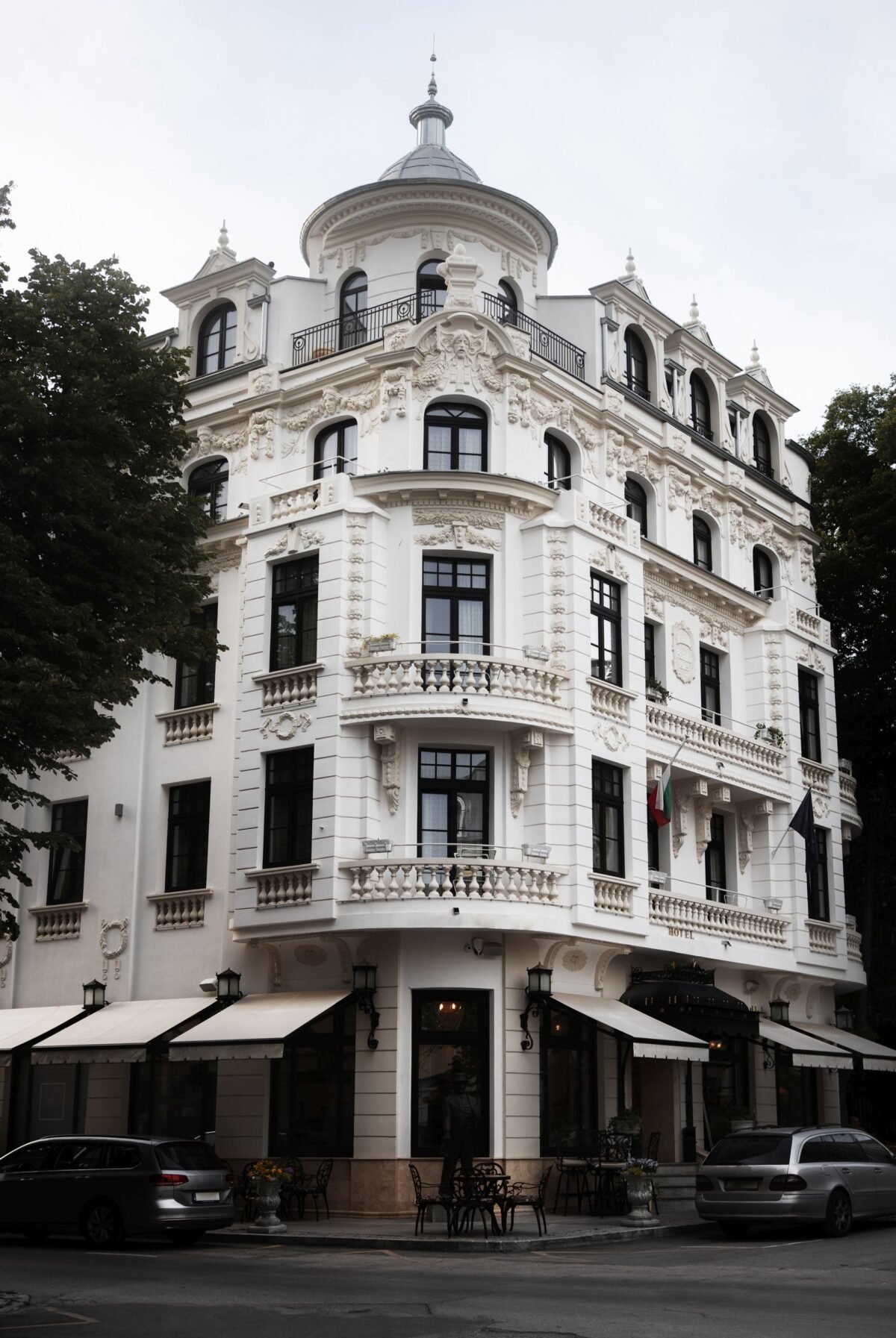 The Great Hotels Banner V04